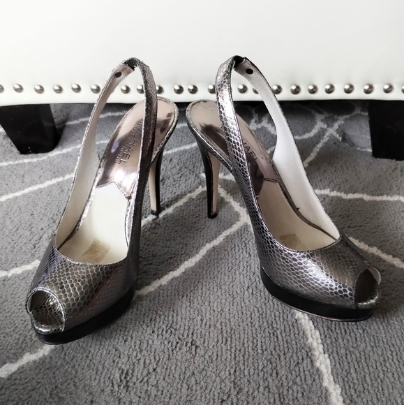 Michael Kors "York" Embossed Peep Toe Slingback Heels Metallic Pewter/Gunmetal - Picture 9 of 12